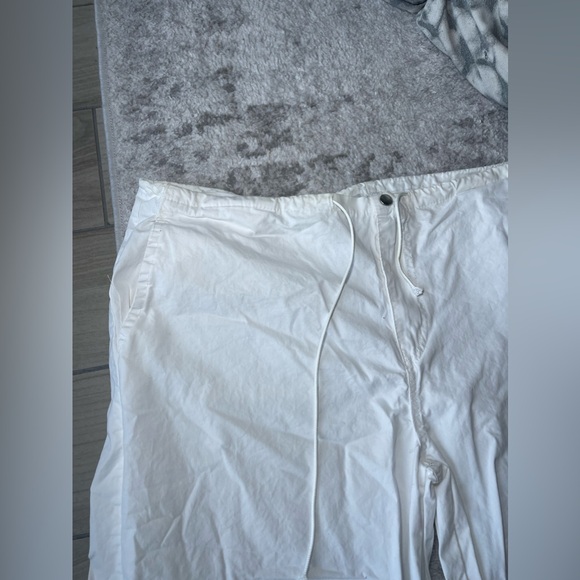 Women’s white low waist cargo pants - Picture 10 of 11